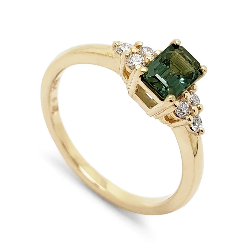 Zira Yellow | Emerald Cut Sapphire