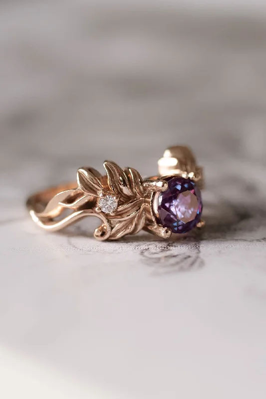 Nature themed engagement ring with alexandrite, colour changing gemstone / Velatris