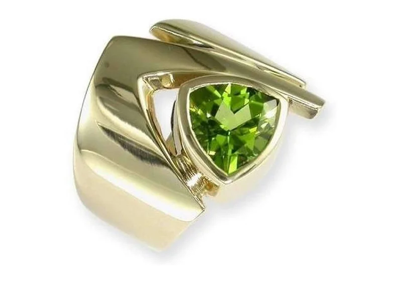 Trilliant cut Peridot Ring, Yellow Gold