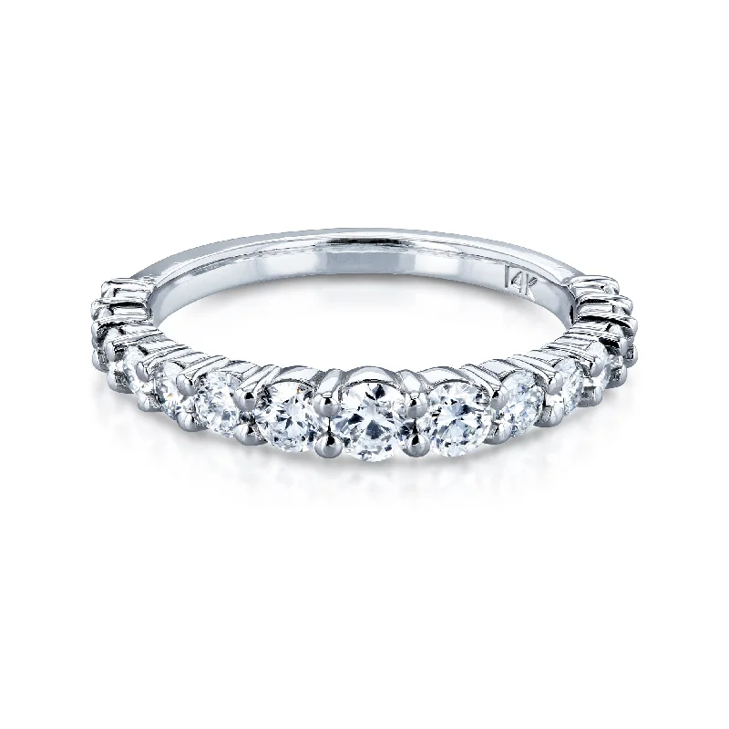 3/4 Carat TDW Graduated Diamond Wedding Band in 14k White Gold