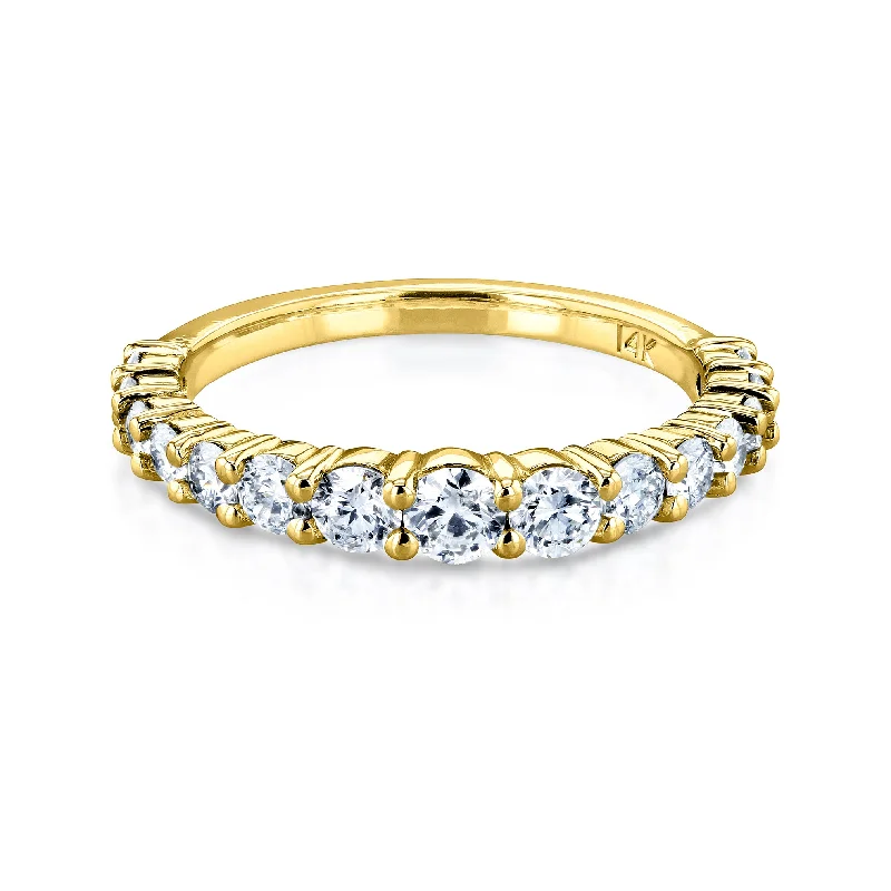 3/4 Carat TDW Graduated Diamond Wedding Band in 14k Yellow Gold