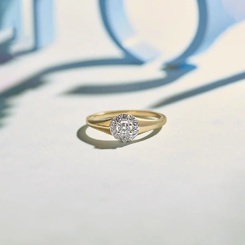 Round Halo Diamond Ring