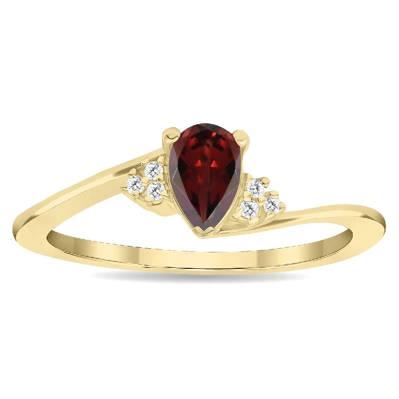 Women's Pear Shaped Garnet and Diamond Tierra Ring in 10K Yellow Gold